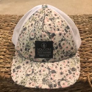 Volcom Women’s Snap Back